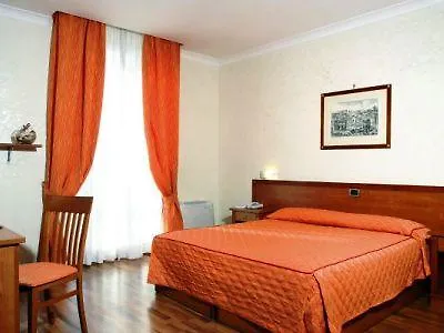 Otel Romoli 3*