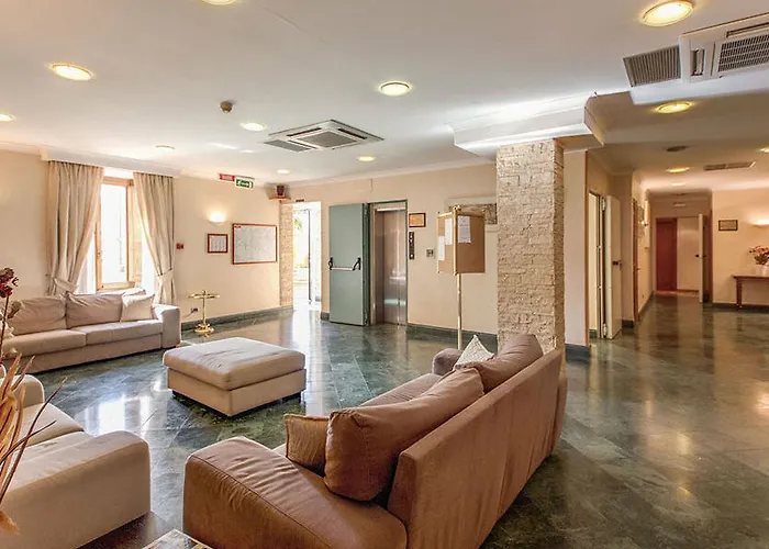 Hotel Romoli 3*